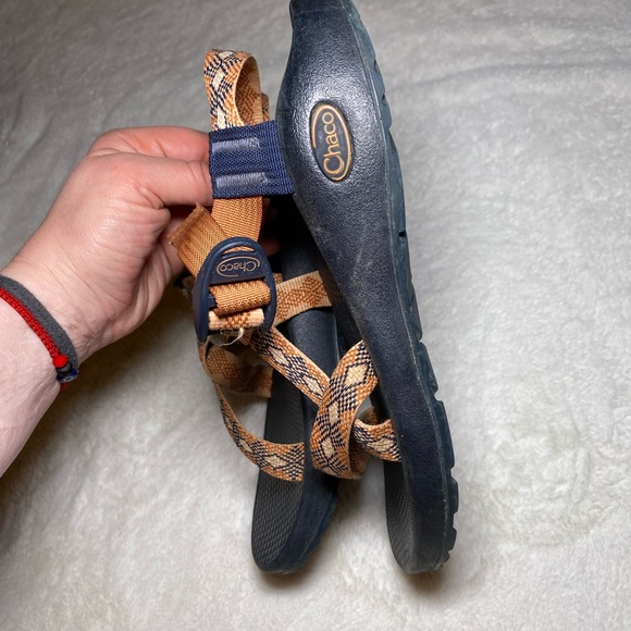 EUC Tan Geometric Diamond Pattern Chaco Women’s Sandals - Picture 3 of 8